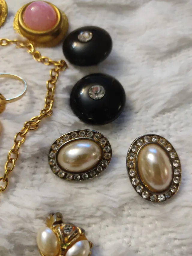 Lote de bijuterias antigas e moda