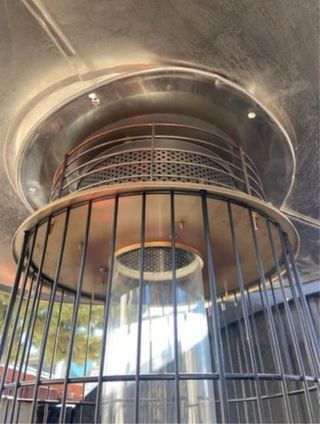 Estufa exterior a gas negra