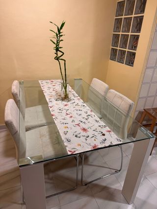Mesa de comedor cristal y metal