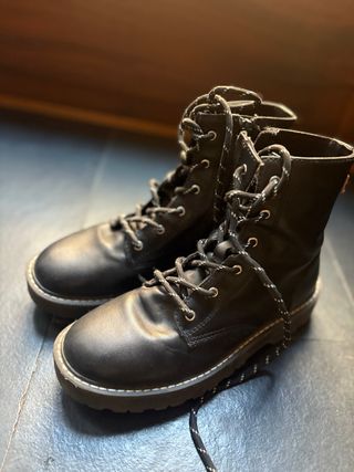 Botas ZARA cordones negras