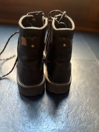 Botas ZARA cordones negras