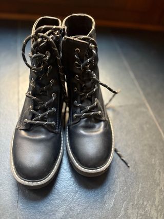 Botas ZARA cordones negras
