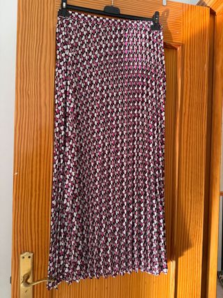 Falda midi estampada talla 40