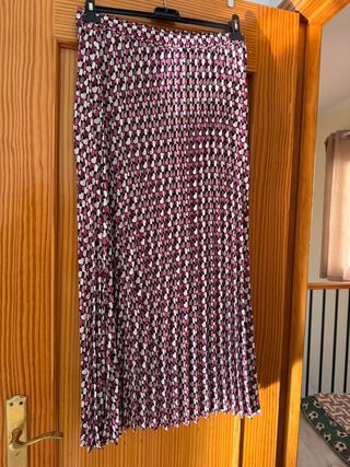 Falda midi estampada talla 40