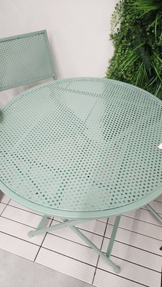 NOVEDAD! Elegante conjunto mesa y sillas de balcón