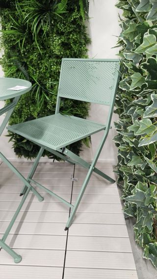 NOVEDAD! Elegante conjunto mesa y sillas de balcón