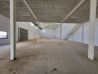 Nave industrial en venta en Renfe - Bulevar 1º y 2º Fase en Jaén