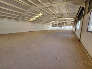 Nave industrial en venta en Renfe - Bulevar 1º y 2º Fase en Jaén