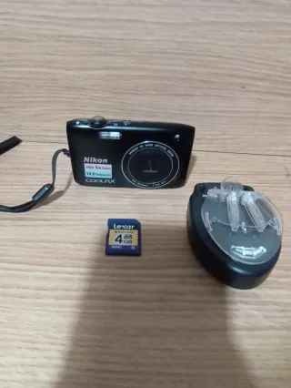 Cámara Nikon COOLPIX 14MP 5x Zoom