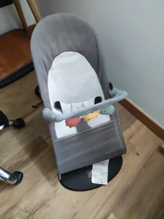 Hamaca BabyBjörn Balance Soft + Juguetes