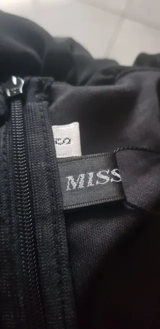 Vestito donna nero con volant Stile gotico