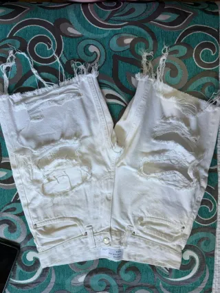 Pantalón corto Bershka blanco