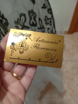 Mantilla media luna fallera