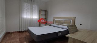 Piso en alquiler en Ciudad Jardín - Zoco en Córdoba