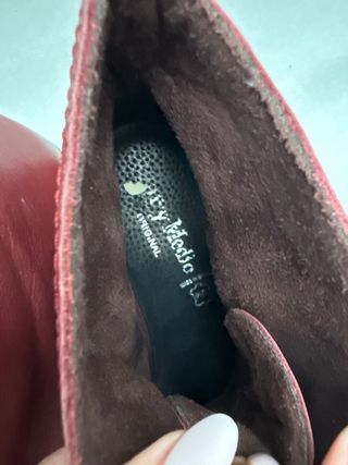 Botas de piel burdeos con cremallera