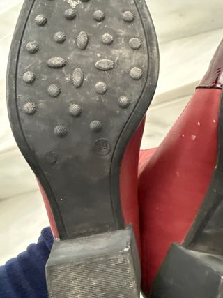 Botas de piel burdeos con cremallera