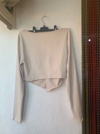 Top beige manga larga