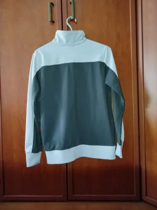 Chaqueta deportiva Nike gris