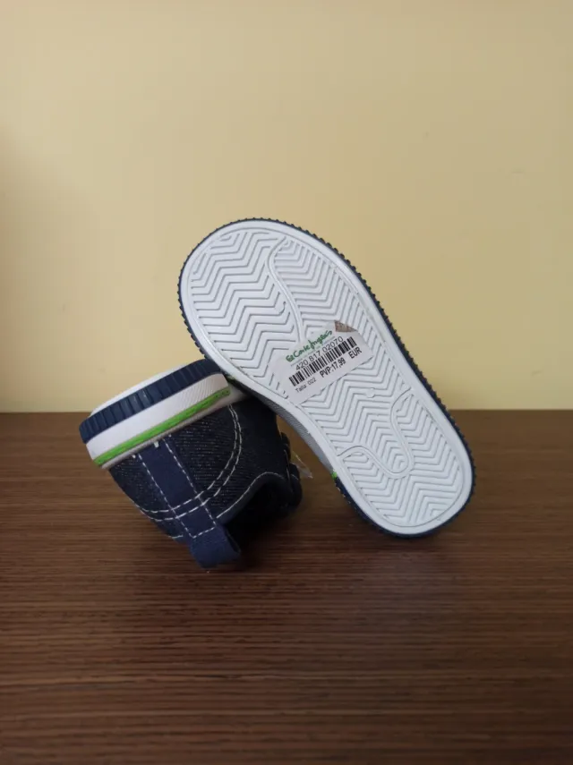 Zapatos deportivos niño Talla 22