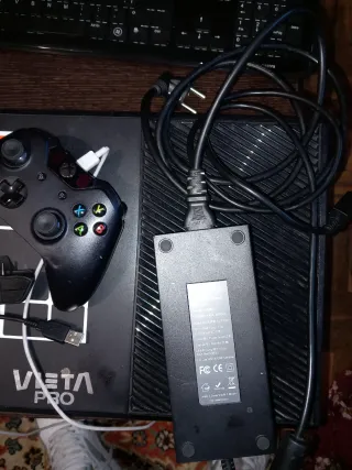 Xbox One Negro + Mando + Teclado+ cables