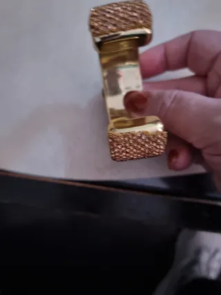 Pulsera brazalete con brillos