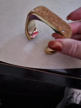 Pulsera brazalete con brillos