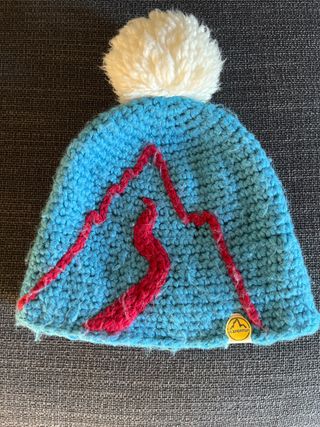 Gorro con borla LaSportiva