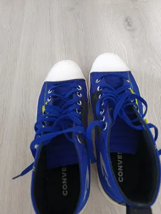 Zapatillas Converse.