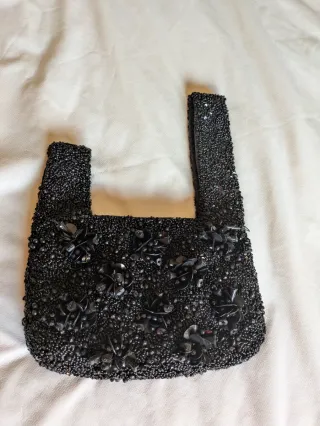 Bolso Zara negro con pedrería