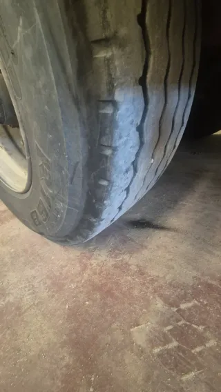 Semirremolque caja corta 7.33m