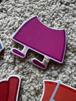 Puzzle Peppa Pig con Ropa y Accesorios imantados