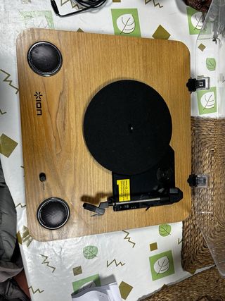 Tocadiscos ION Max LP con altavoces