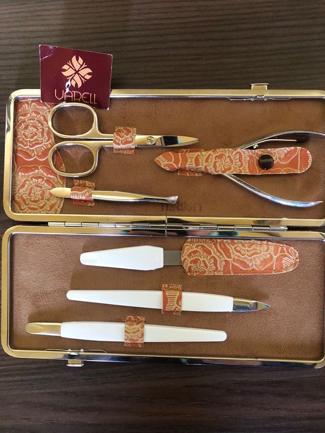 Estuche manicure Uarell