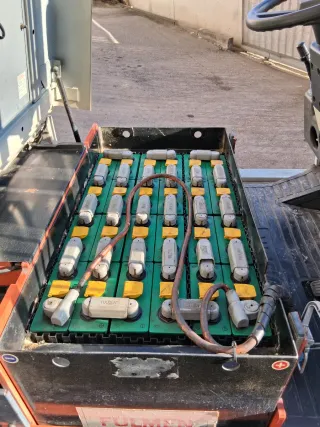 Carretilla toro  elevadora Nissan