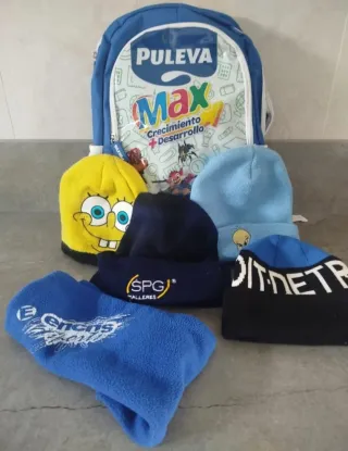 Lote de 4 Gorros, mochila y buff