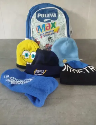 Lote de 4 Gorros, mochila y buff