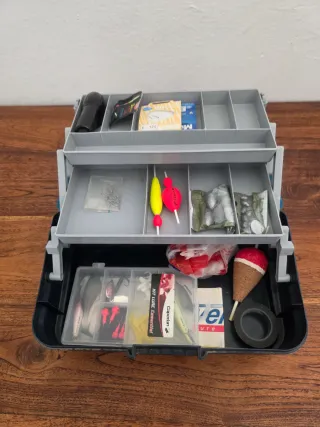 Caja de pesca Caperlan azul.