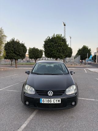 Volkswagen Golf V 1.9 TDI 155.000km