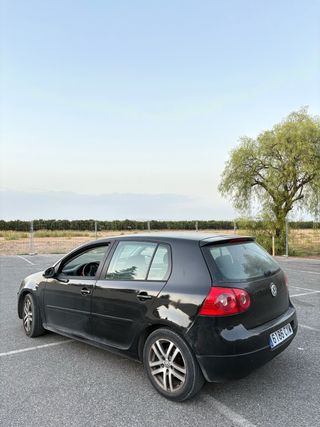 Volkswagen Golf V 1.9 TDI 155.000km