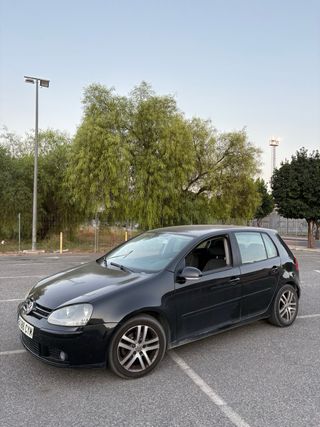Volkswagen Golf V 1.9 TDI 155.000km