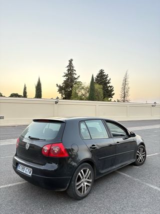 Volkswagen Golf V 1.9 TDI 155.000km