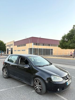Volkswagen Golf V 1.9 TDI 155.000km
