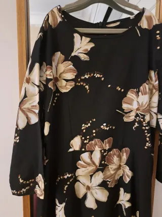 Vestido midi estampado floral manga francesa