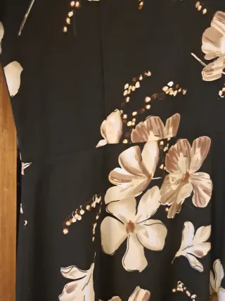 Vestido midi estampado floral manga francesa