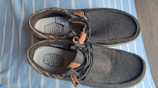 Zapatos Hey Dude Marrón y Gris