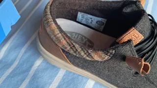 Zapatos Hey Dude Marrón y Gris