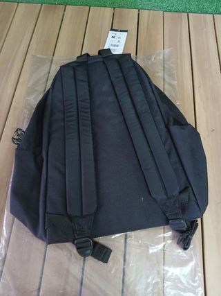 Mochila Eastpak Padded Pak’r 24L negra