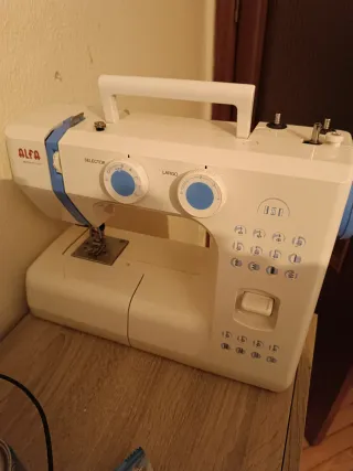 Máquina de coser Alfa
