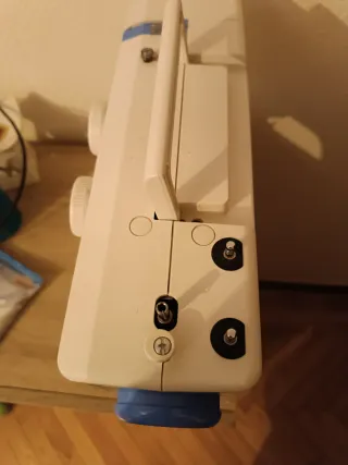 Máquina de coser Alfa