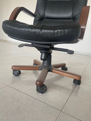 Silla de despacho piel y madera